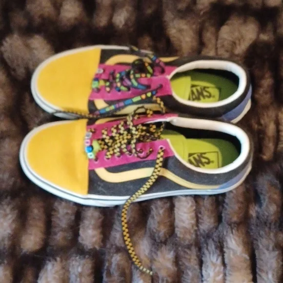 Vans old skool. Like new. Worn once. Womens size 9 mens size 7.5. No box. - Picture 5 of 7